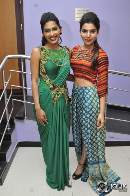 Celebrities-at-Naa-Bangaaru-Talli-Movie-Special-Show